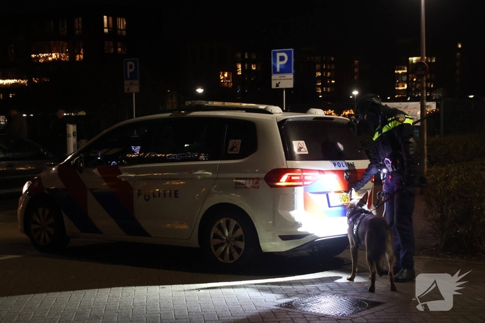 Meerdere aanhoudingen na gooien met vuurwerk naar hulpverleners