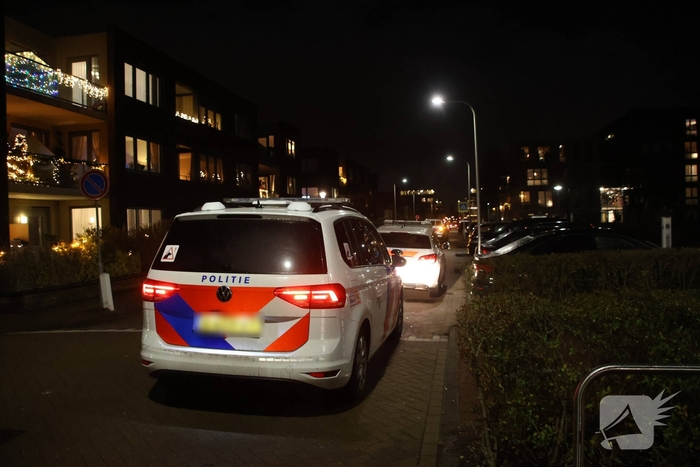 Meerdere aanhoudingen na gooien met vuurwerk naar hulpverleners