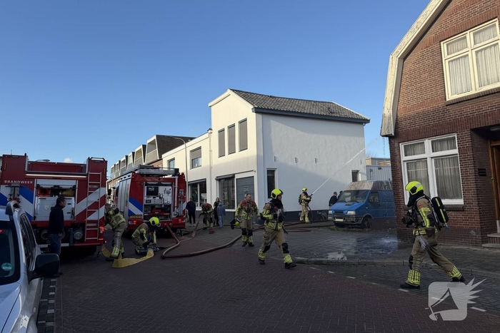 Woningbrand veroorzaakt schade aan dak