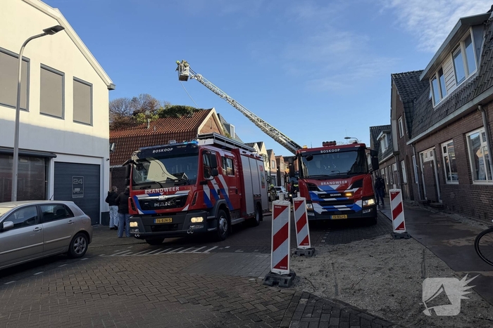 Woningbrand veroorzaakt schade aan dak