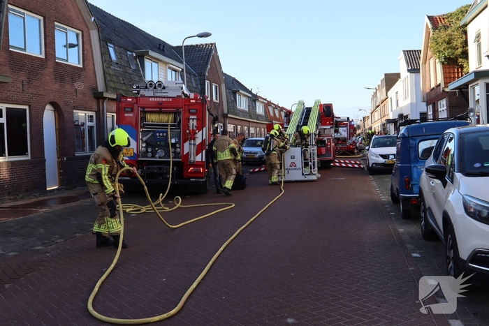 Woningbrand veroorzaakt schade aan dak