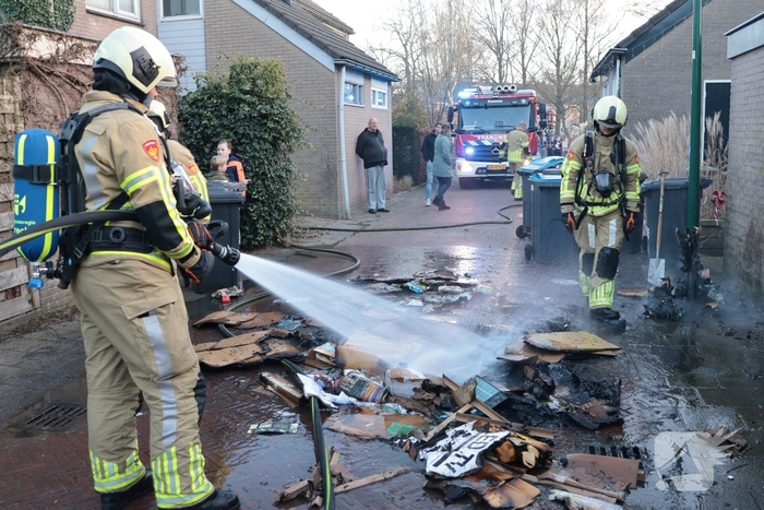 Brand in papiercontainer veroorzaakt gevaarlijke situatie