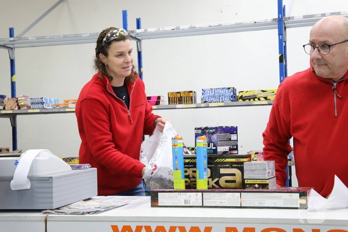 Laatste verkoopdag vuurwerk trekt veel bezoekers