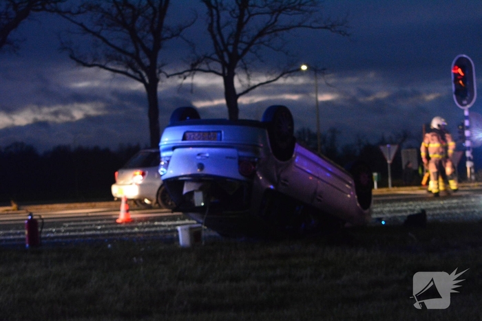 Auto op de kop na ongeval