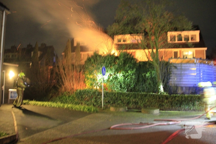 Buitenbrand beschadigt schuurtje en tuin