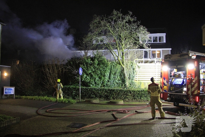 Buitenbrand beschadigt schuurtje en tuin