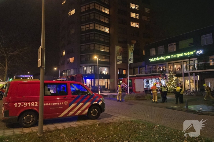 Brandweer redt bewoner uit gebouw