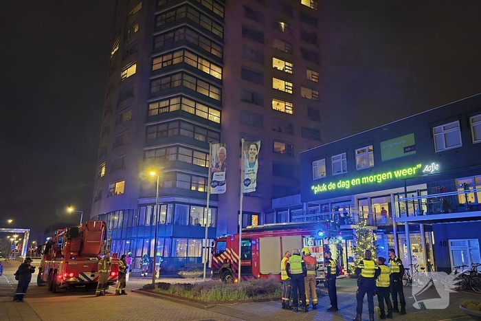 Brandweer redt bewoner uit gebouw