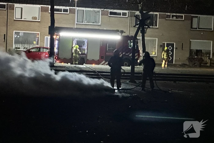 Buitenbrand zorgt voor zwarte rookwolken