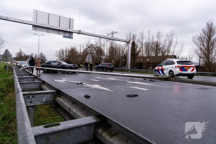 Bestuurder aangehouden na botsing met tegenligger