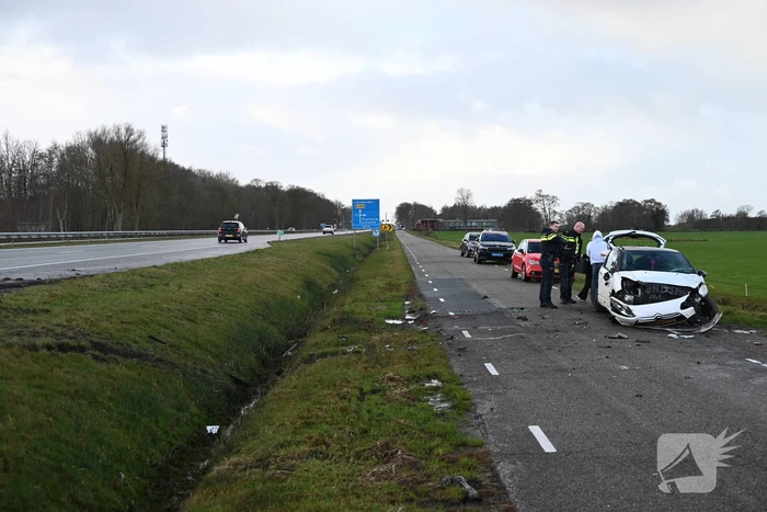 Auto zwaar beschadigd na ongeval