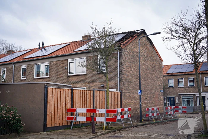 Schades van twee grote branden bij daglicht goed te zien