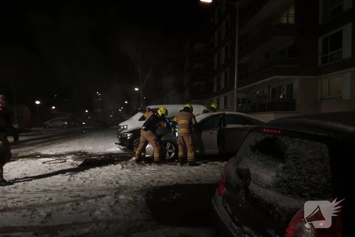 Voertuig in brand op parkeerplaats