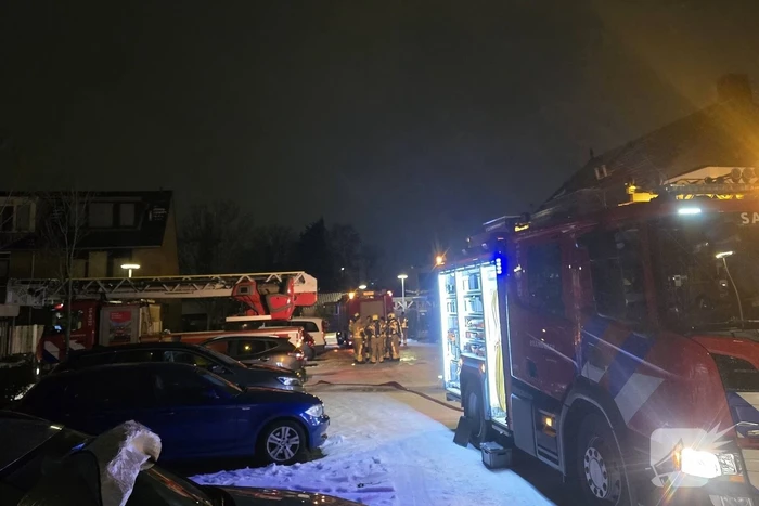 Bewoners geëvacueerd na brand op zolder