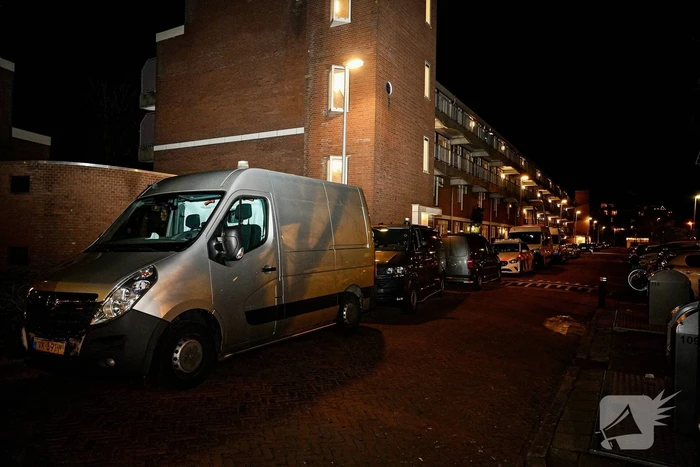Vrouw overleden aangetroffen, man aangehouden