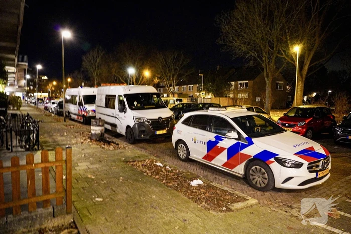 Vrouw overleden aangetroffen, man aangehouden