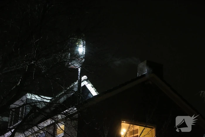 Brandweer dooft schoorsteenbrand