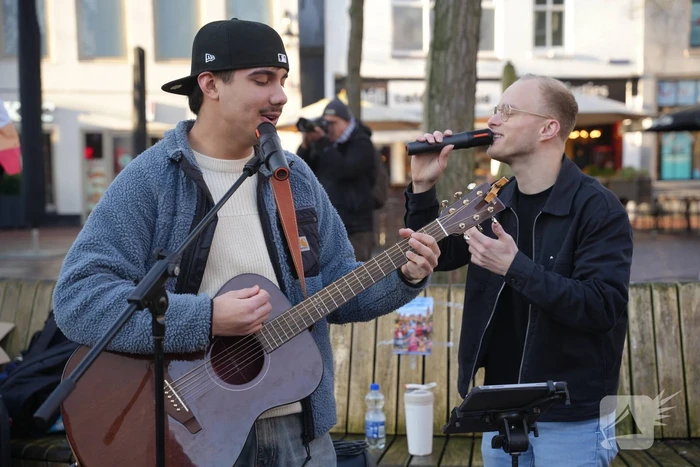 Activisten protesteren tegen Frontrunners Ministries