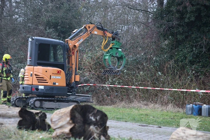 Tientallen vaten ontdekt in bosschages