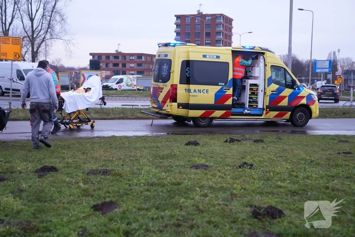 Brandweer redt slachtoffer uit voertuig