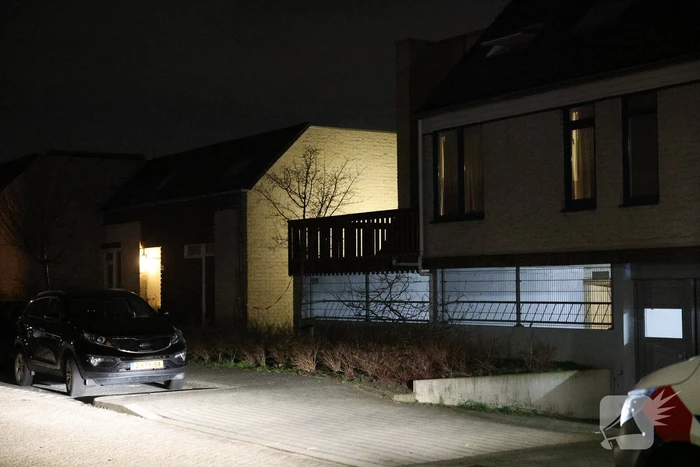 Cobra's en benzine aangetroffen in woning