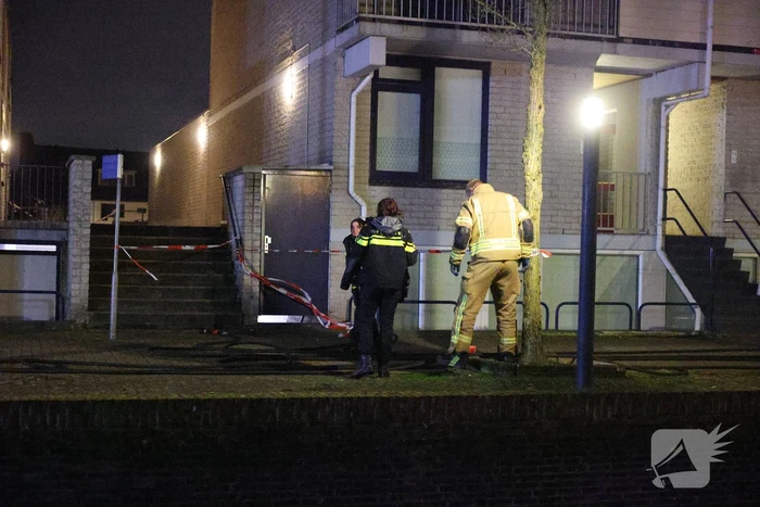 Cobra's en benzine aangetroffen in woning