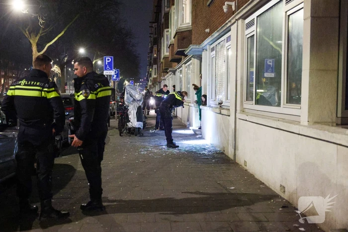 Explosie veroorzaakt brand in woning