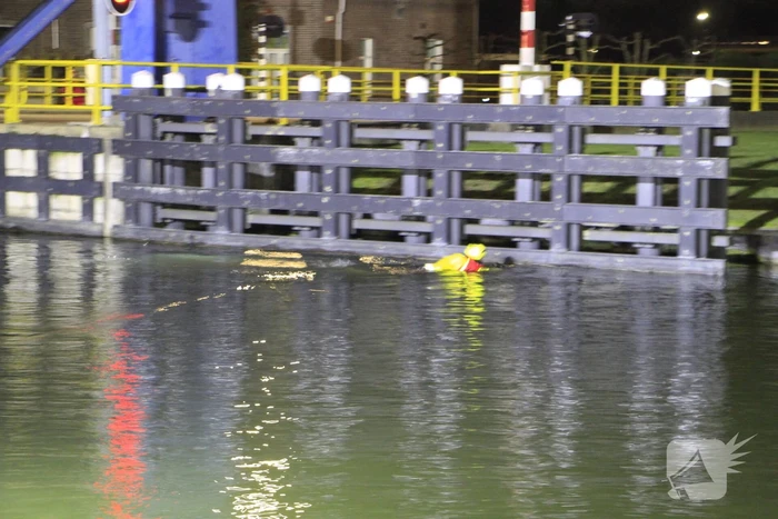 Persoon uit het water gehaald na melding