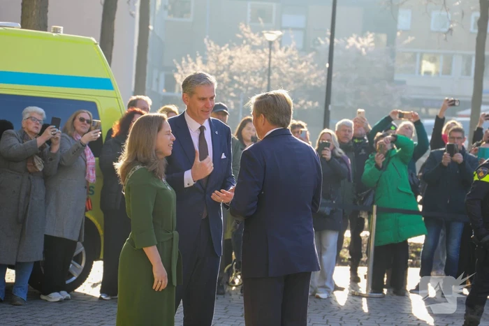 Koning bij viering 25 000ste wens Stichting Ambulance Wens