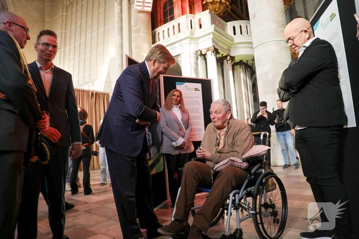 Koning bij viering 25 000ste wens Stichting Ambulance Wens