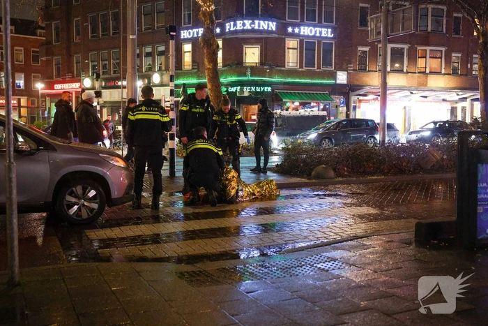 Voetganger komt ten val tijdens ongeval met auto