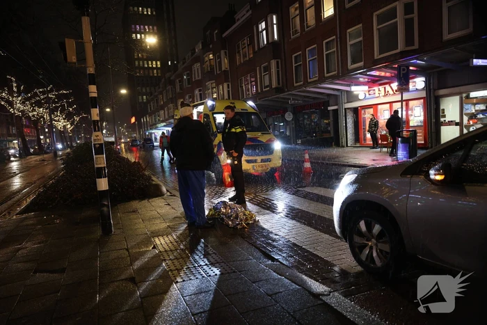 Voetganger komt ten val tijdens ongeval met auto