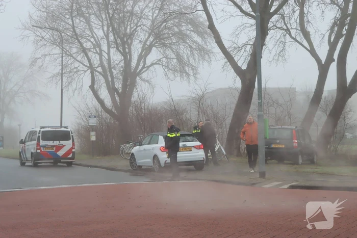 Auto's botsen op kruising