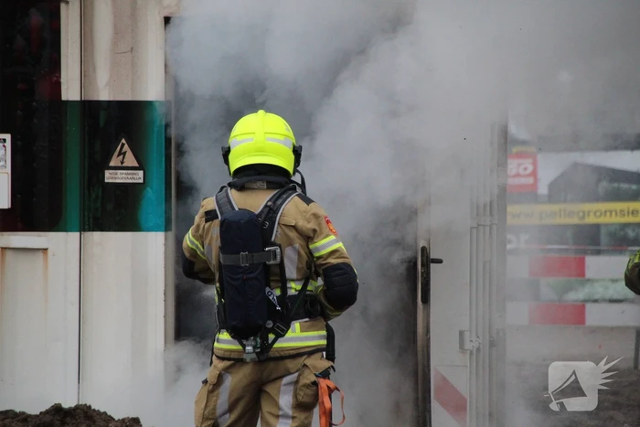 Honderden huishoudens zonder stroom door gebouwbrand