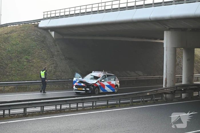 Man overleden na aanrijding door politieauto