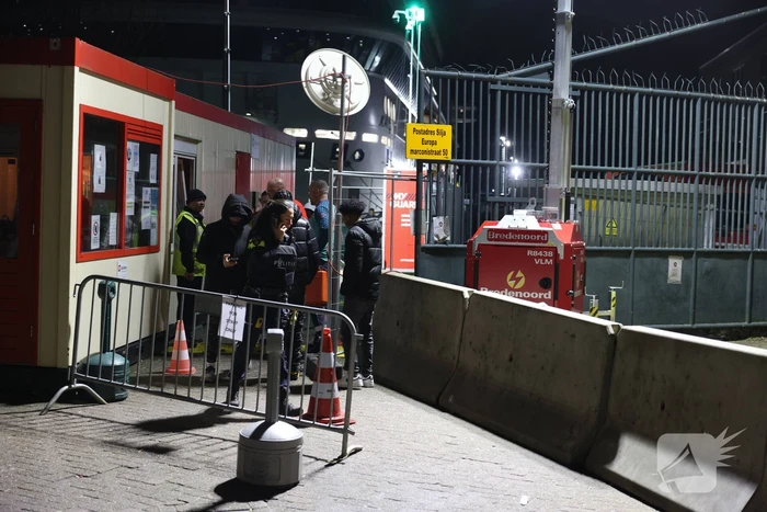 Steekincident op vluchtelingenboot leidt tot gewonde