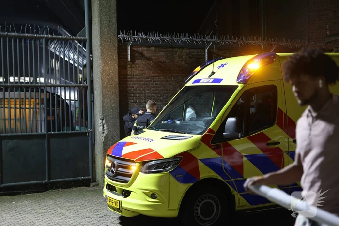 Steekincident op vluchtelingenboot leidt tot gewonde