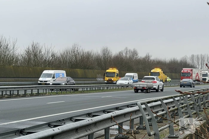 Botsing tussen bestelbussen zonder gewonden