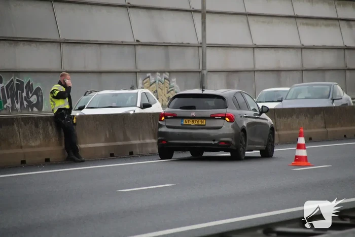 Ongeval leidt tot flinke schade en verkeershinder op A15