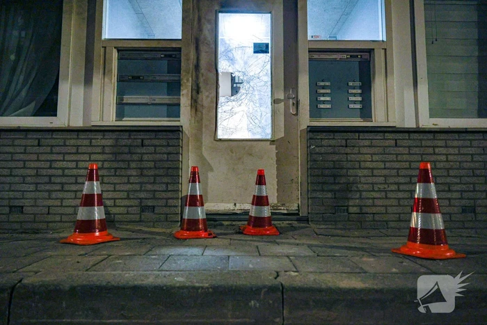 Explosie bij portiekwoning veroorzaakt aanzienlijke schade