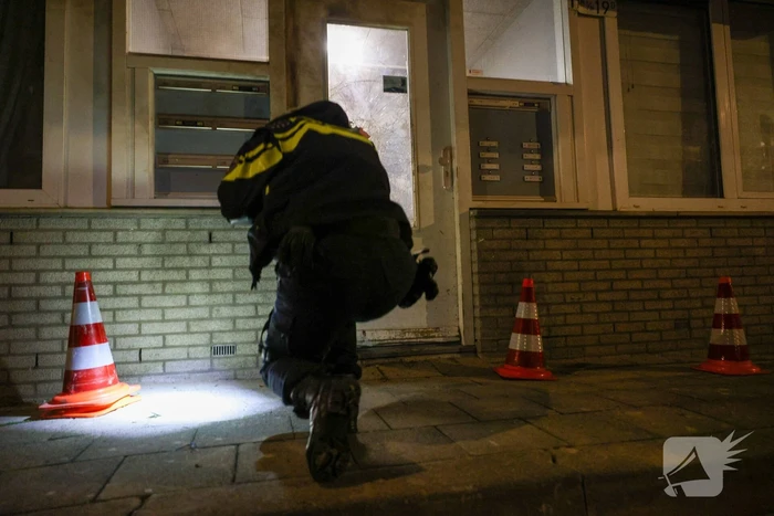 Explosie bij portiekwoning veroorzaakt aanzienlijke schade