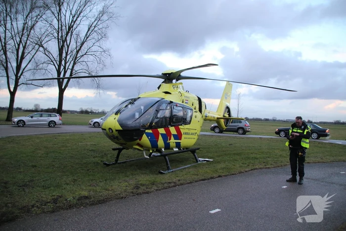 Zware aanrijding tussen fietser en busje