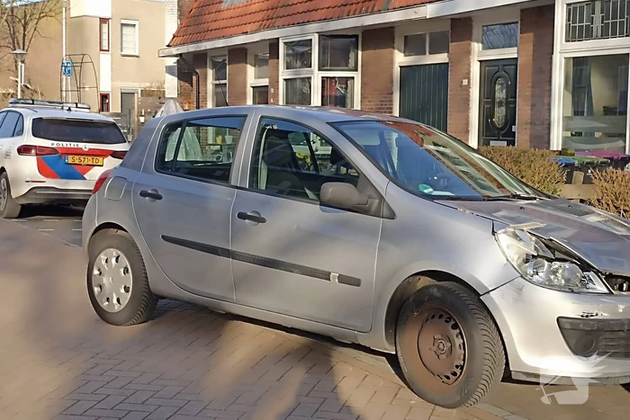 Botsing tussen twee auto's veroorzaakt letsel