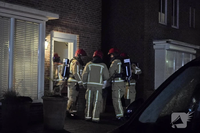 Brandweer veegt schoorsteen wegens brand