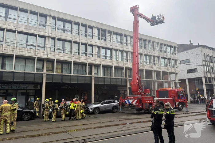 Woningbrand leidt tot grote afzetting van straat