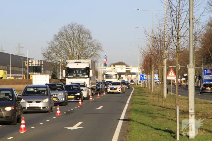 Fietser aangereden door auto na mogelijk negeren verkeerslicht