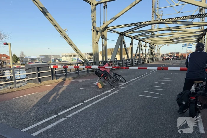 Hefbrug in storing, verkeer ondervindt hinder