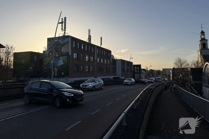 Hefbrug in storing, verkeer ondervindt hinder