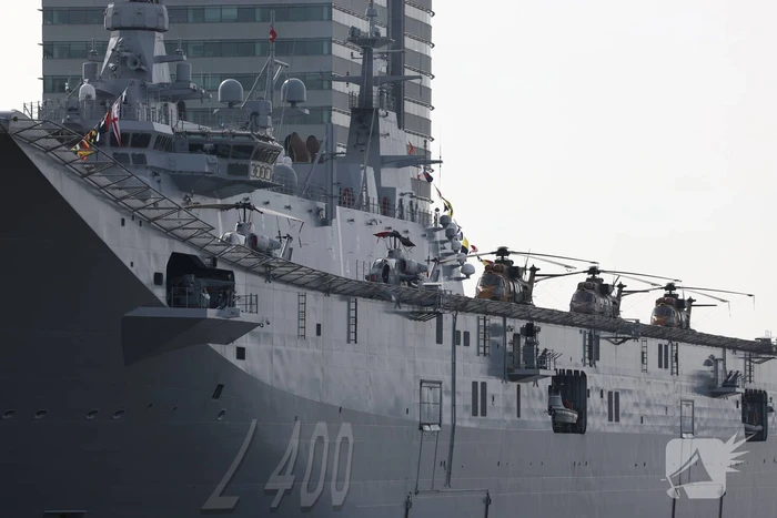 Turkse marineschepen zorgen voor veel bekijks