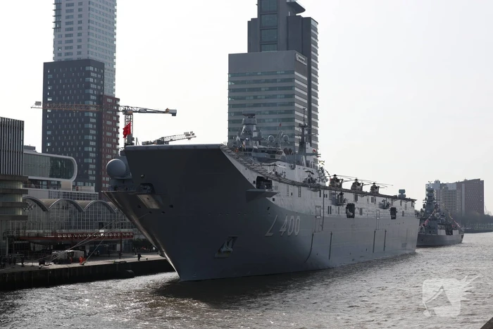 Turkse marineschepen zorgen voor veel bekijks
